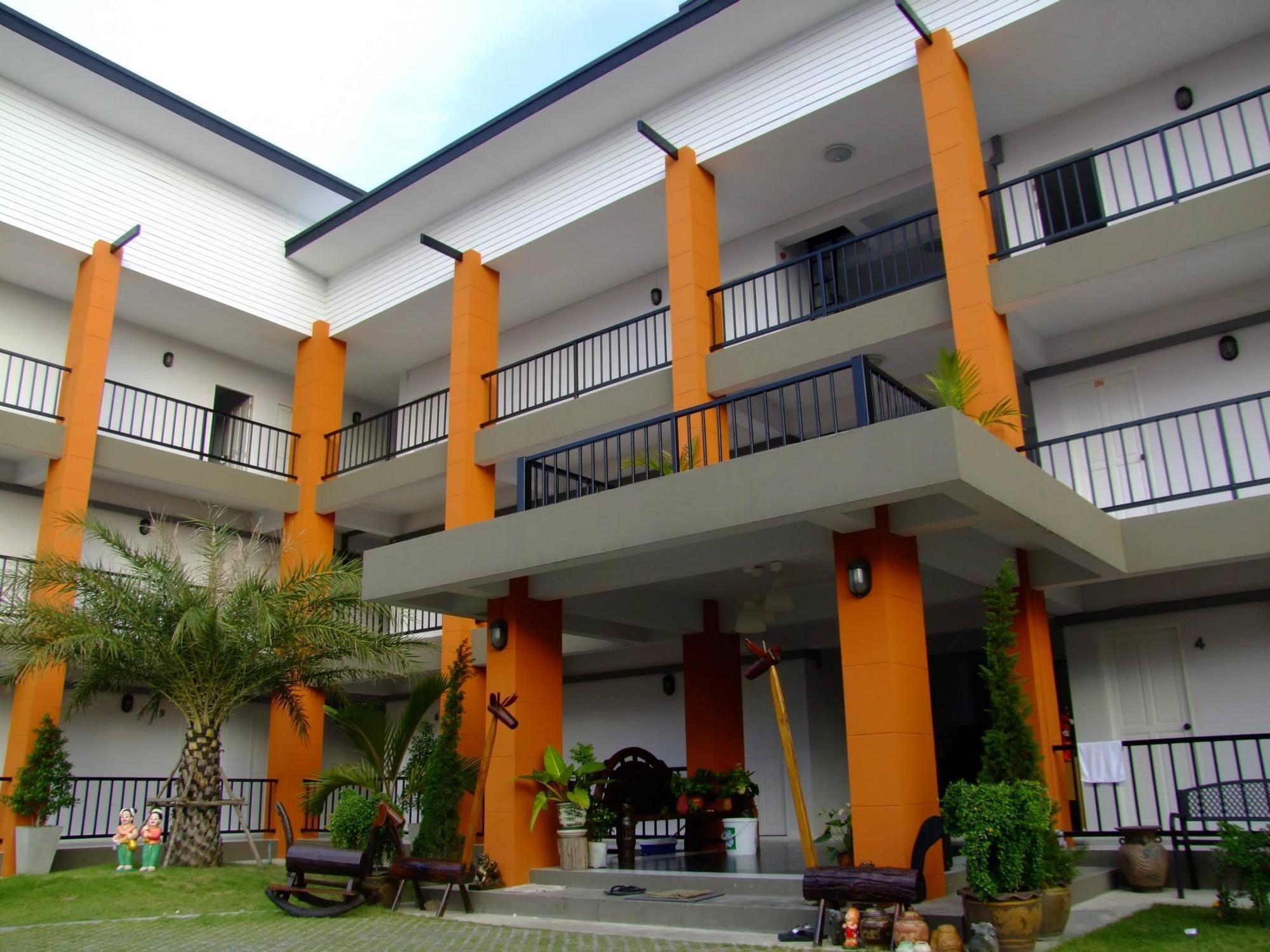 Granny House Hotel Nakhon Ratchasima Exterior photo